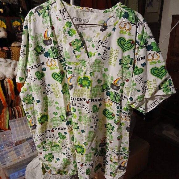 Home Made Sewn St. Patrick's Day 4XL(I think) Scrub Tops - Picture 8 of 8